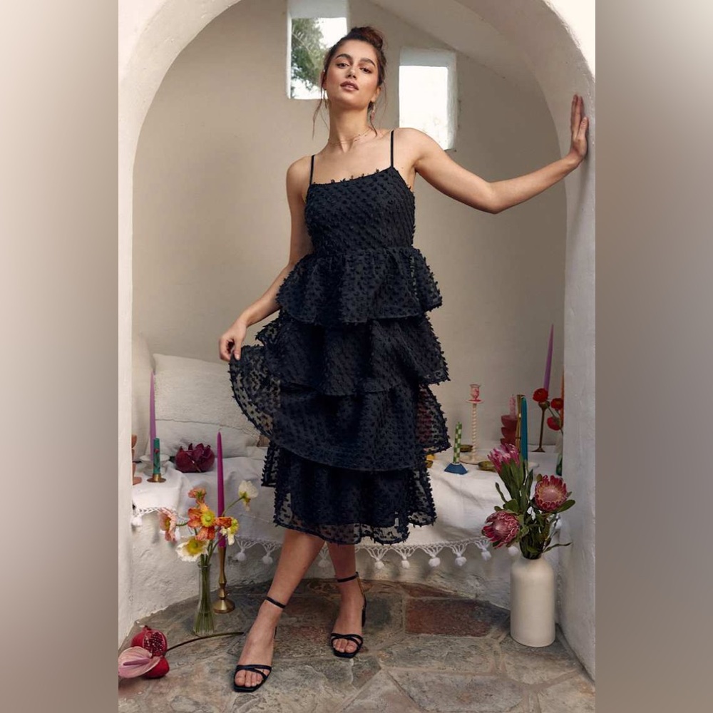 Lulu's Black Tiered Midi Dress